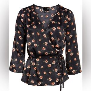 J.O.A. - Size L - Floral Wrap Top
